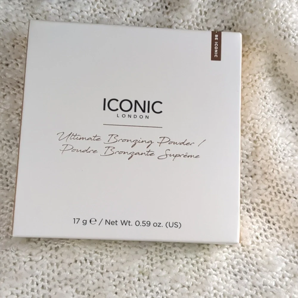 ICONIC London Ultimate Bronzing Powder in Warm Bronze, 17g/0.58oz